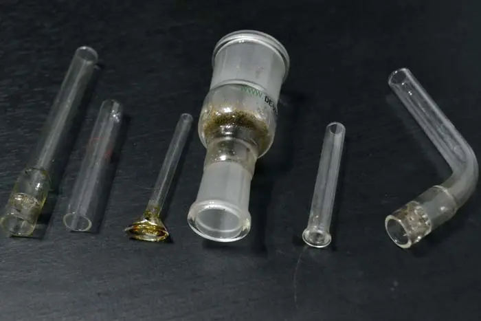 Diferentes piezas fabricadas en cristal