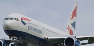 Fuerte olor a marihuana invade avión y obliga su aterrizaje