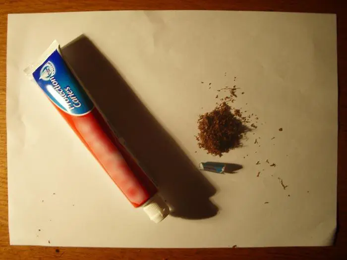 Cazadores de Mitos: Fumar pasta de dientes