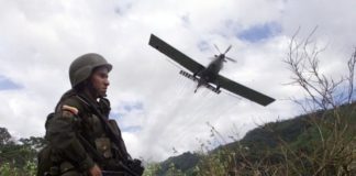Fumigaciones en Colombia... y a Santos van y le dan el Nobel de la Paz.