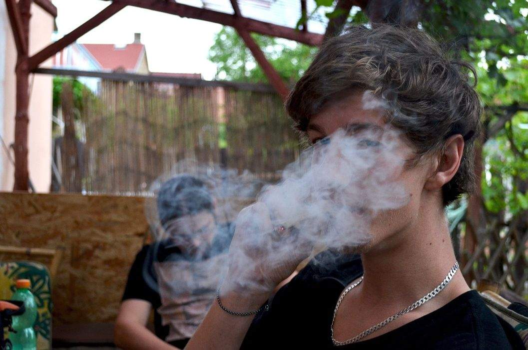 La legalización de la marihuana medicinal no hace que haya más fumadores adolescentes