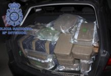 Juicio contra cuatro guardia civiles, dos empresarios y un vigilante acusados de sustraer 100 kilos de hachís a narcotraficantes Juicio contra cuatro guardia civiles, dos empresarios y un vigilante acusados de sustraer 100 kilos de hachís a narcotraficantes