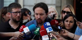Pablo Iglesias: «Es absurdo poder comprar tequila en un supermercado y que la marihuana sea ilegal» Pablo Iglesias: «Es absurdo poder comprar tequila en un supermercado y que la marihuana sea ilegal»
