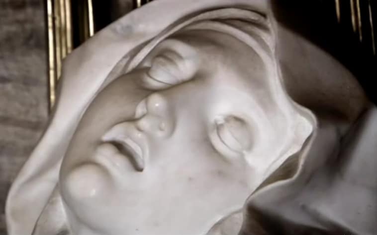 Rostro en &eacute;xtasis de Santa Teresa