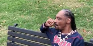 Snoop Dogg fuma cannabis frente a la Casa Blanca y env&iacute;a mensaje a Trump