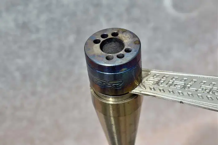 Clavo de titano usado para vaporizar los extractos