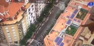 El helicóptero de la Vuelta muestra una azotea con 40 plantas de cannabis