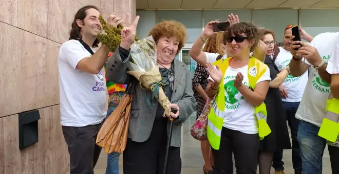 La veterana activista por la regularizaci&oacute;n del cannabis Fernanda de la Figuera, a la salida del juicio en el Juzgado de lo Penal 5 de M&aacute;laga.