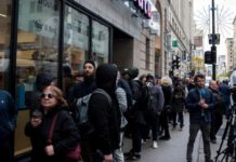 Coronavirus en Canadá: grandes filas para comprar cannabis para la cuarentena Coronavirus en Canadá: grandes filas para comprar cannabis para la cuarentena