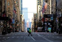 Nueva York ordena detener la venta de un producto de cannabis como cura de COVID-19 Nueva York suma 2.373 muertes de COVID-19 y lucha con la escasez de respiradores
