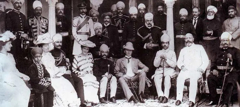 Autoridades indias y brit&aacute;nicas