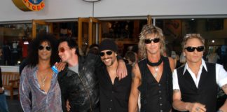 Guns N’ Roses lanza su propia línea de accesorios para fumar cannabis Slash, Scott Weiland, Dave Kushner, Duff McKagan and Matt Sorum