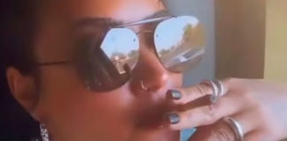 Demi Lovato celebra su sobriedad fumando marihuana