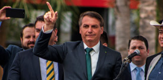 La culpa es de la maconha: según Bolsonaro, por legalizar el cannabis en Uruguay hay cada vez más homicidios BRASILIA, DF, 21.11.2019 - National alliance conference with president Bolsonaro