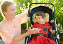 Algunos médicos recetan cannabinoides a niños con parálisis cerebral niña con paralisis cerebral