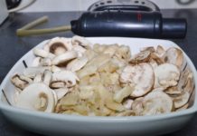 Cocina al vapor con cannabis Preparando unas setas para ser aromatizadas