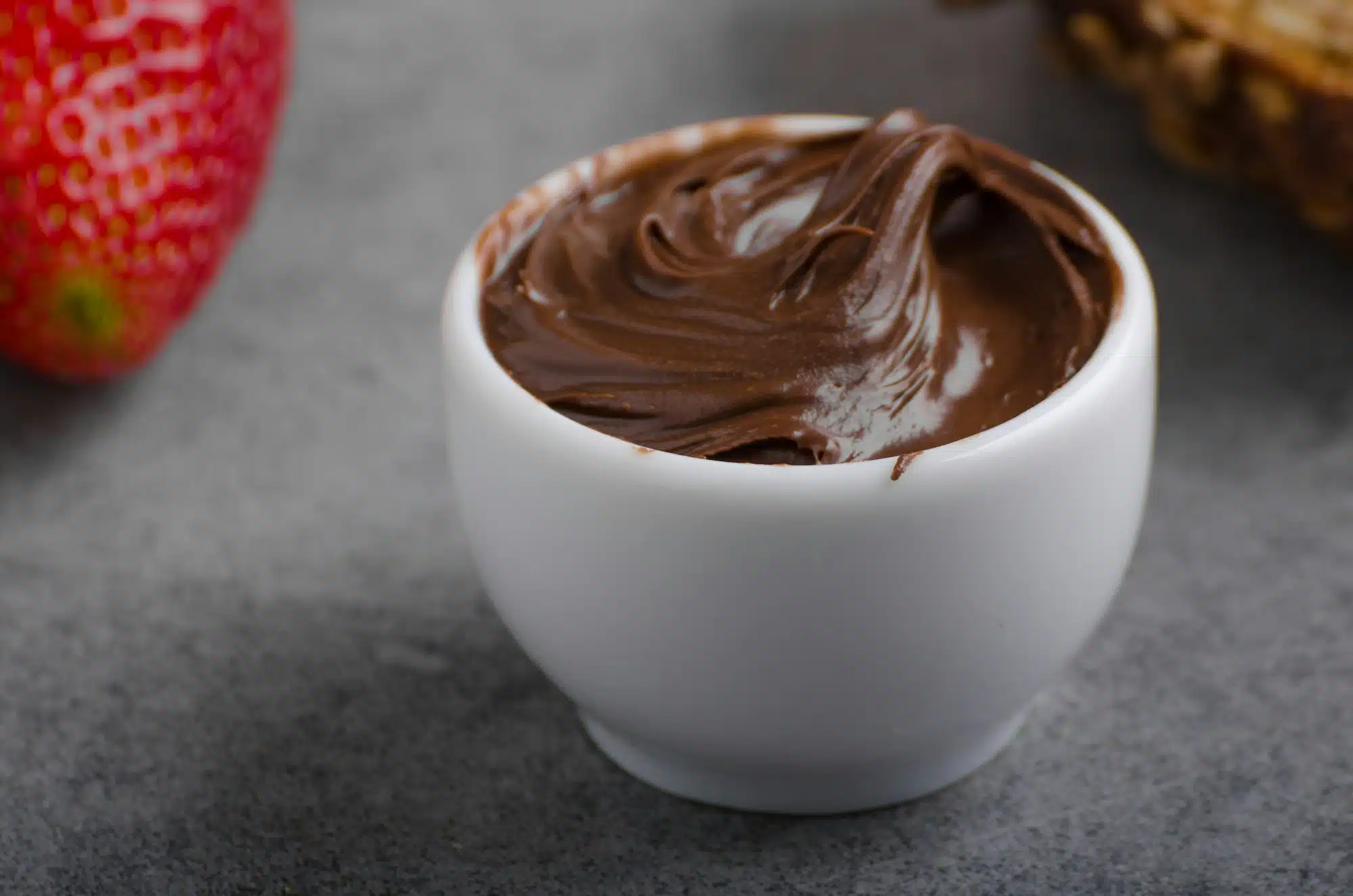 Nutella spread with wholegrain bread