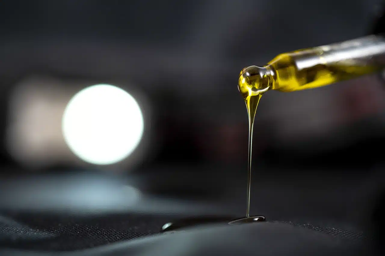 oil, cannabis oil, cbd oil, hemp, ganja, cannabinoid