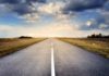 Impacto del cannabis en la conducción en España road, pavement, landscape, nature, roadway, drive, route, way, asphalt, countryside, horizon, fields, clouds, sky