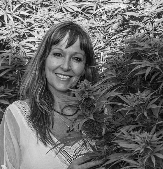 Mujeres y cannabis detalle 2
