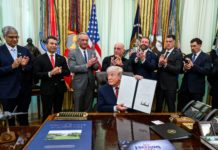 Trump impulsa la investigación con psicodélicos y abre una grieta histórica en la guerra contra las drogas