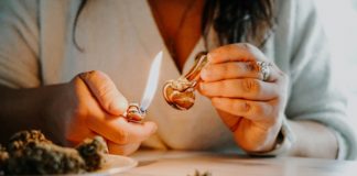 JAMA describe por que muchos mayores prueban comestibles de cannabis