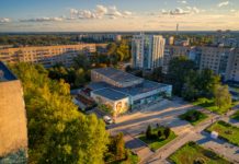 Ucrania dispensa por primera vez cannabis medicinal a pacientes Кінотеатр Прометей, Бульвар Незалежності, Бровари, Україна