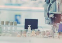 Un estudio en ratones vincula receptores CB1 con menor sudoración Laboratory. Automated lab process. Analysis of blood samples in large Dutch lab.