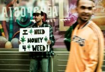 La DEA abre la audiencia sobre el paso del cannabis a Schedule III You won't believe get to see In Times Square. He was serious and actually had some quarters and dollar bills in a tray.