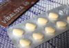 Fármacos para la erección y consumo de drogas Blíster con diez comprimidos amarillos sobre cajas de Vidalista 40 con tadalafilo