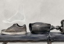 Psilocibina y dolor de miembro fantasma: qué aporta un ensayo de nueve personas Una prótesis de pierna y un zapato vacío junto al contorno translúcido de un pie