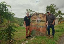 Humboldt Seed Company lanza semillas de cannabis que rinden homenaje a Bob Marley _Benjamin Lind & Nathaniel Pennington -welcome to Nine Mile sign (1)