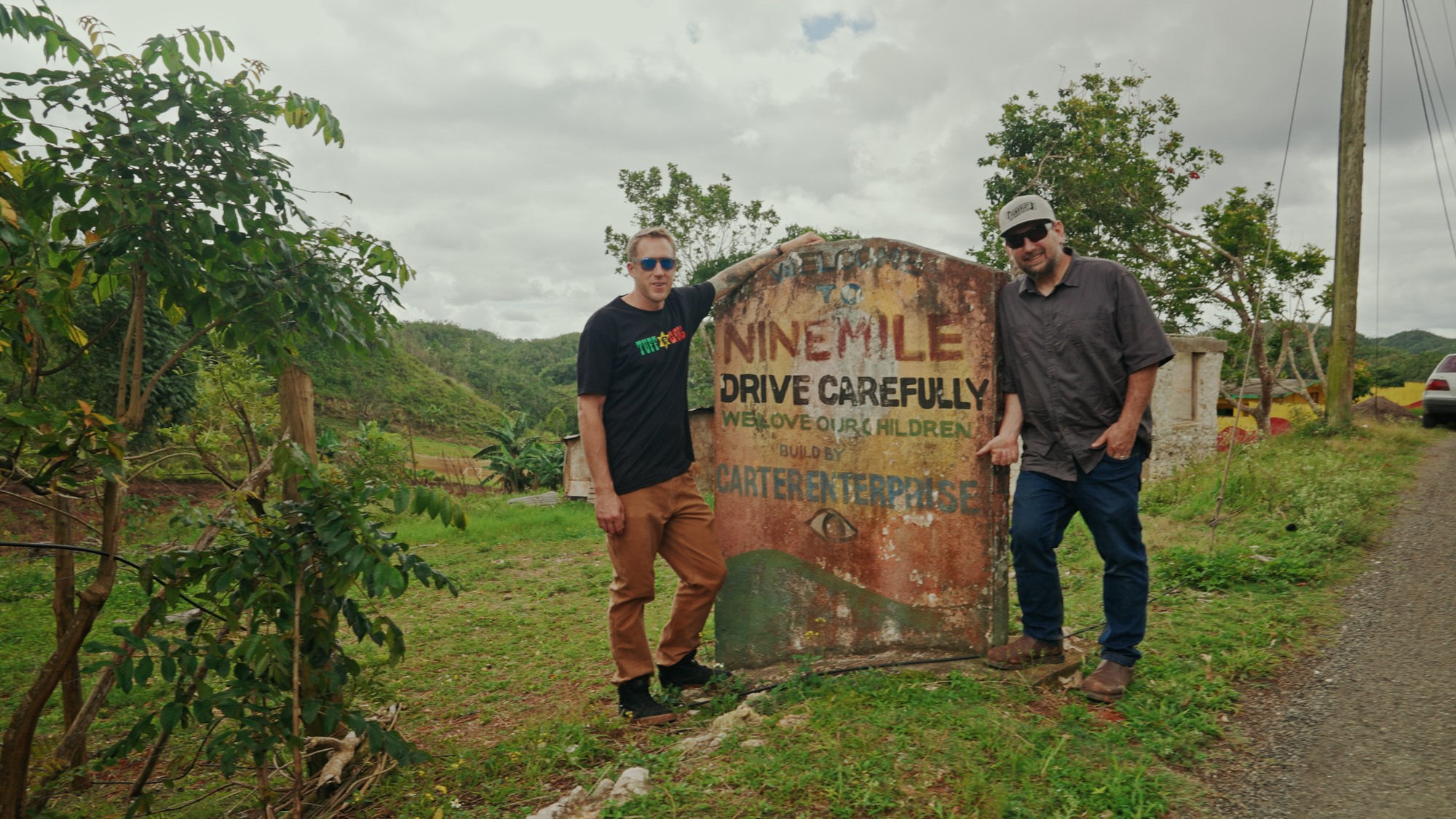 _Benjamin Lind & Nathaniel Pennington -welcome to Nine Mile sign (1)